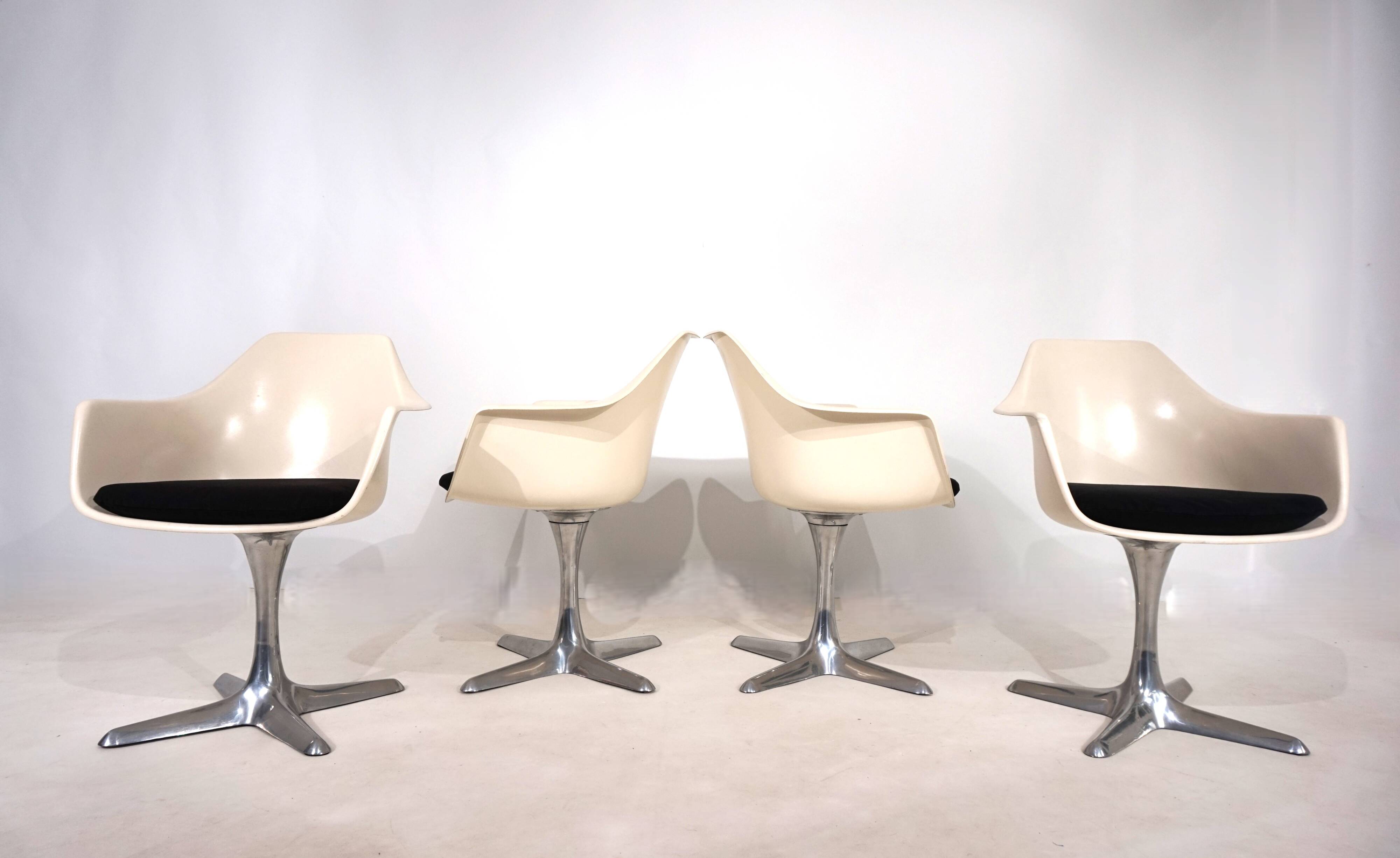 Ensemble de quatre chaises de salle à manger Arkana 116 par Maurice Burke, 1960