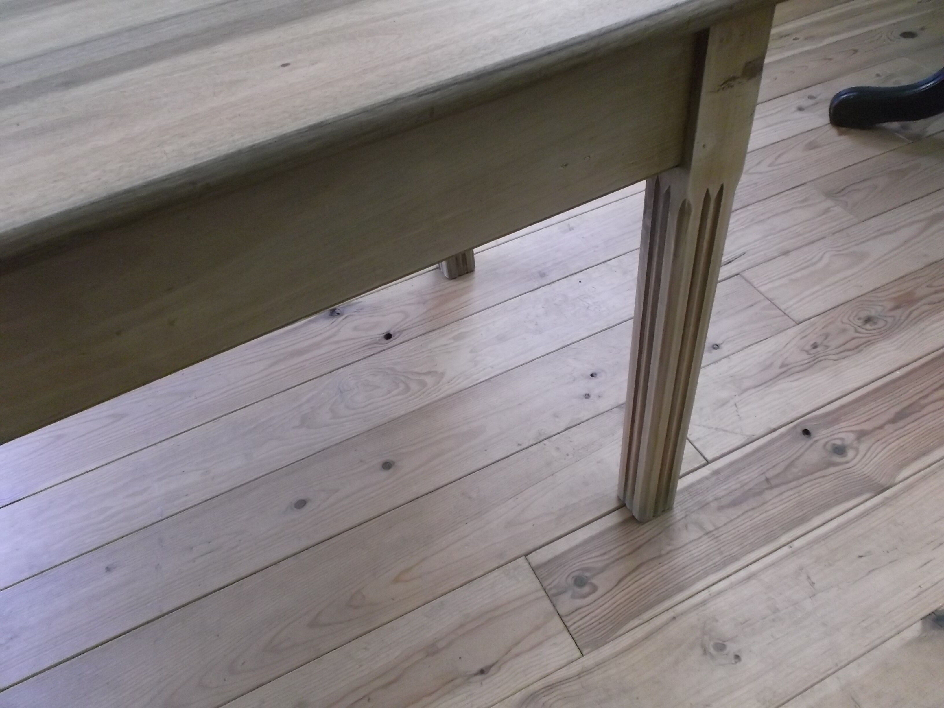 Farm table