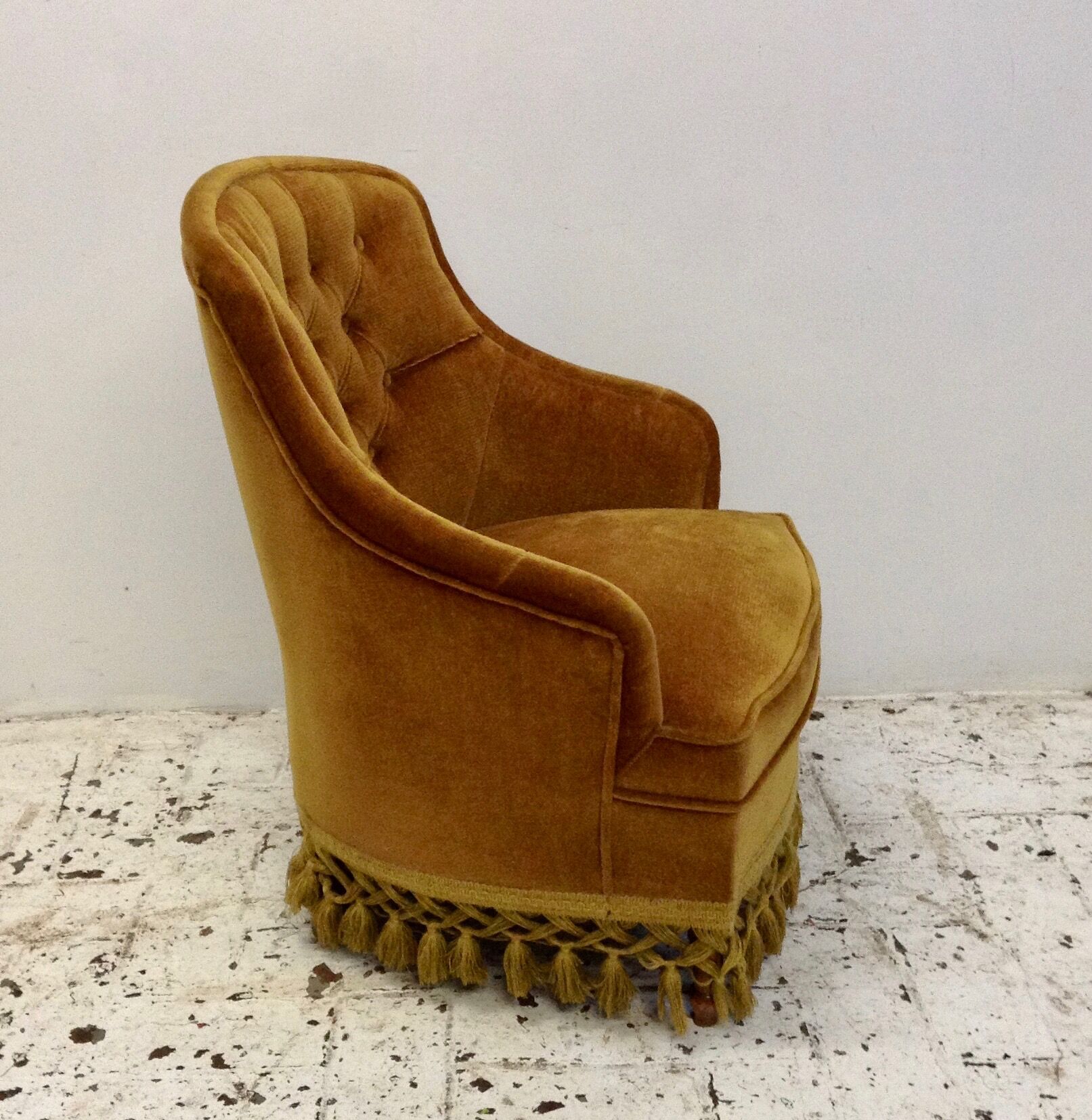 Toad armchair