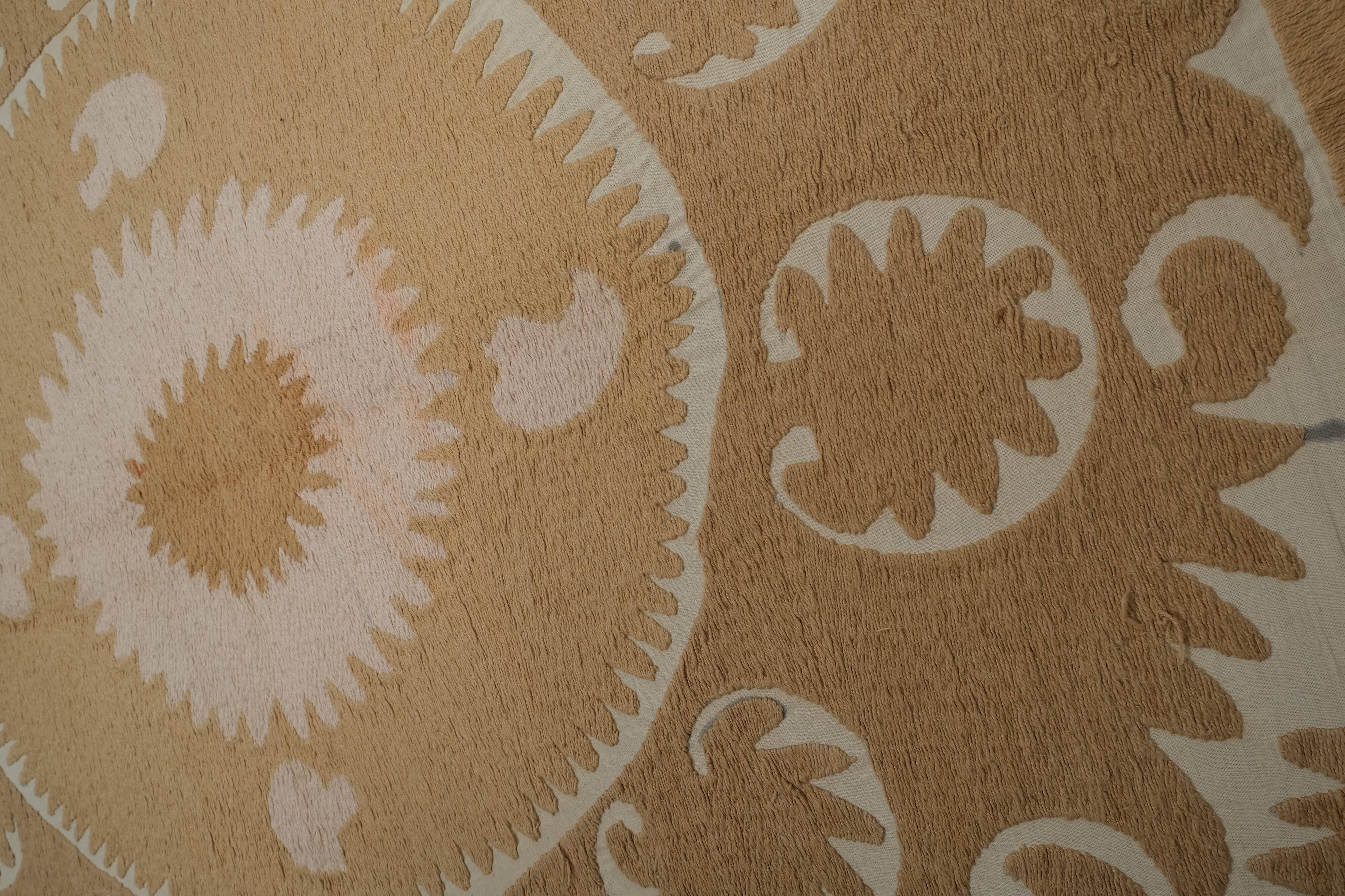 Suzani tapestry 133x137 cm