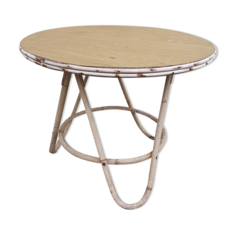 Table basse en rotin et formica