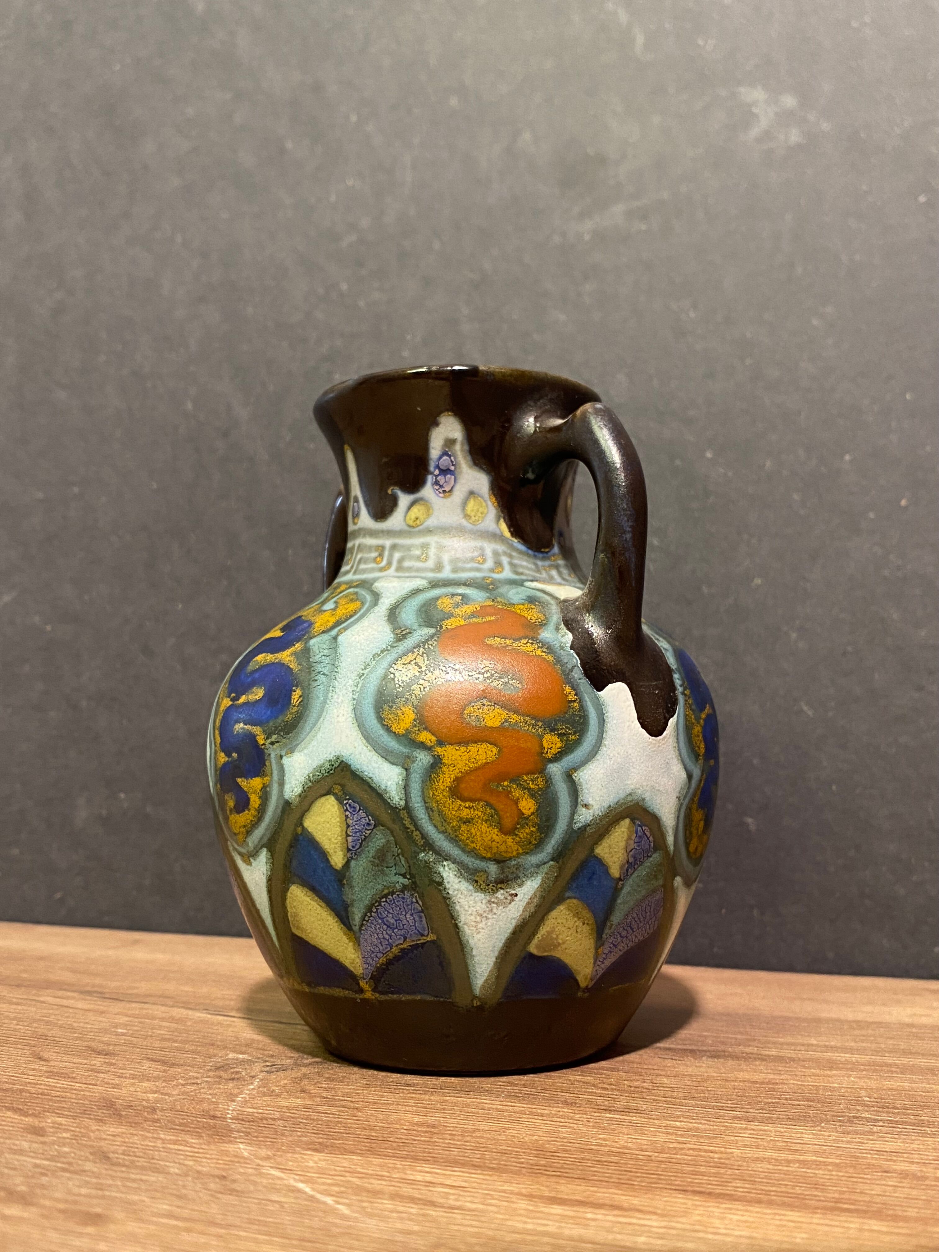 Gouda-type ceramic vase
