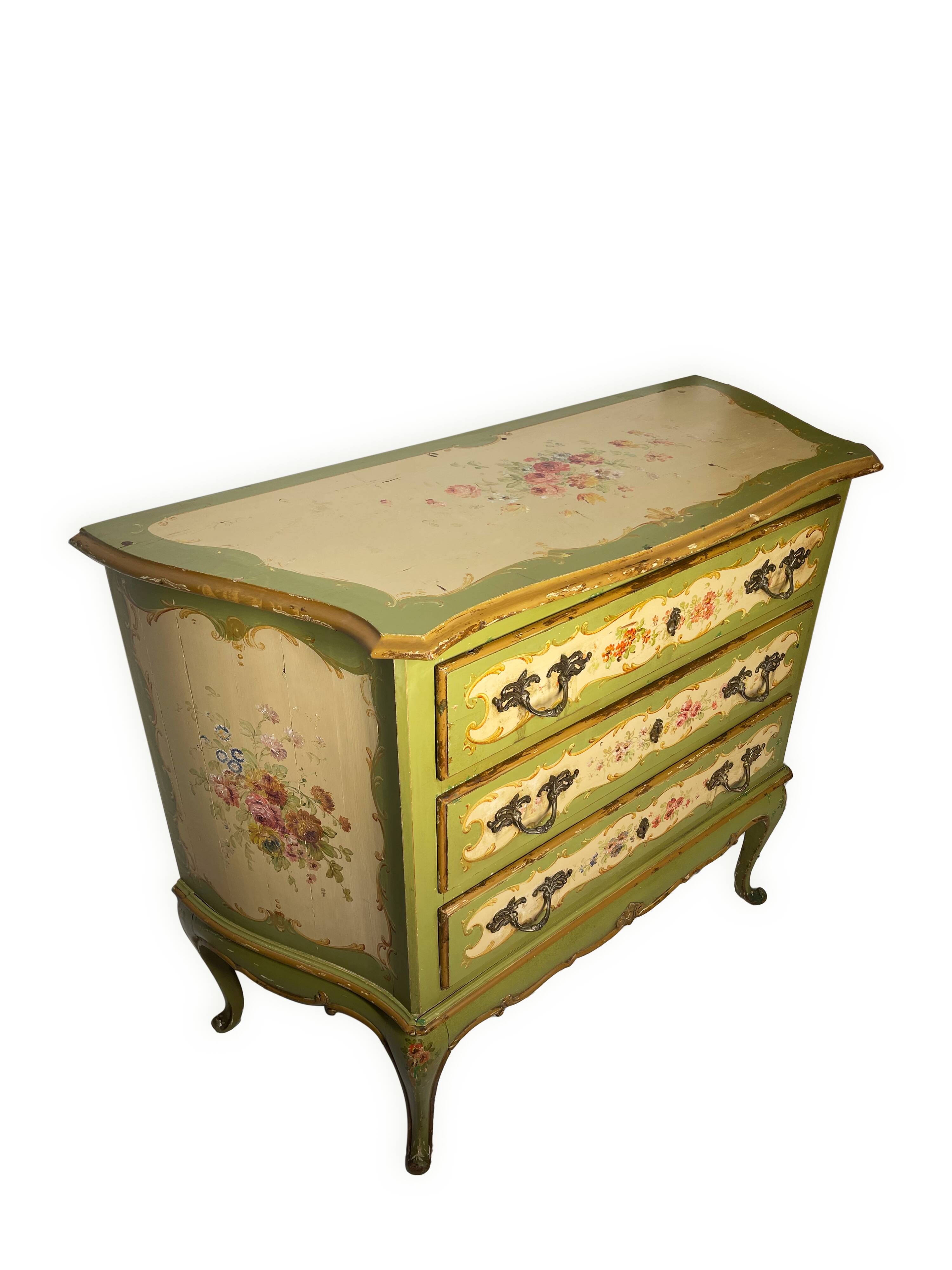 Commode italienne peinte à la main de style vénitien des années 1950