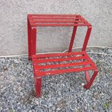 Rivetè metal plant door