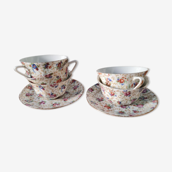 Tasses à café  british a fleurs et soucoupes