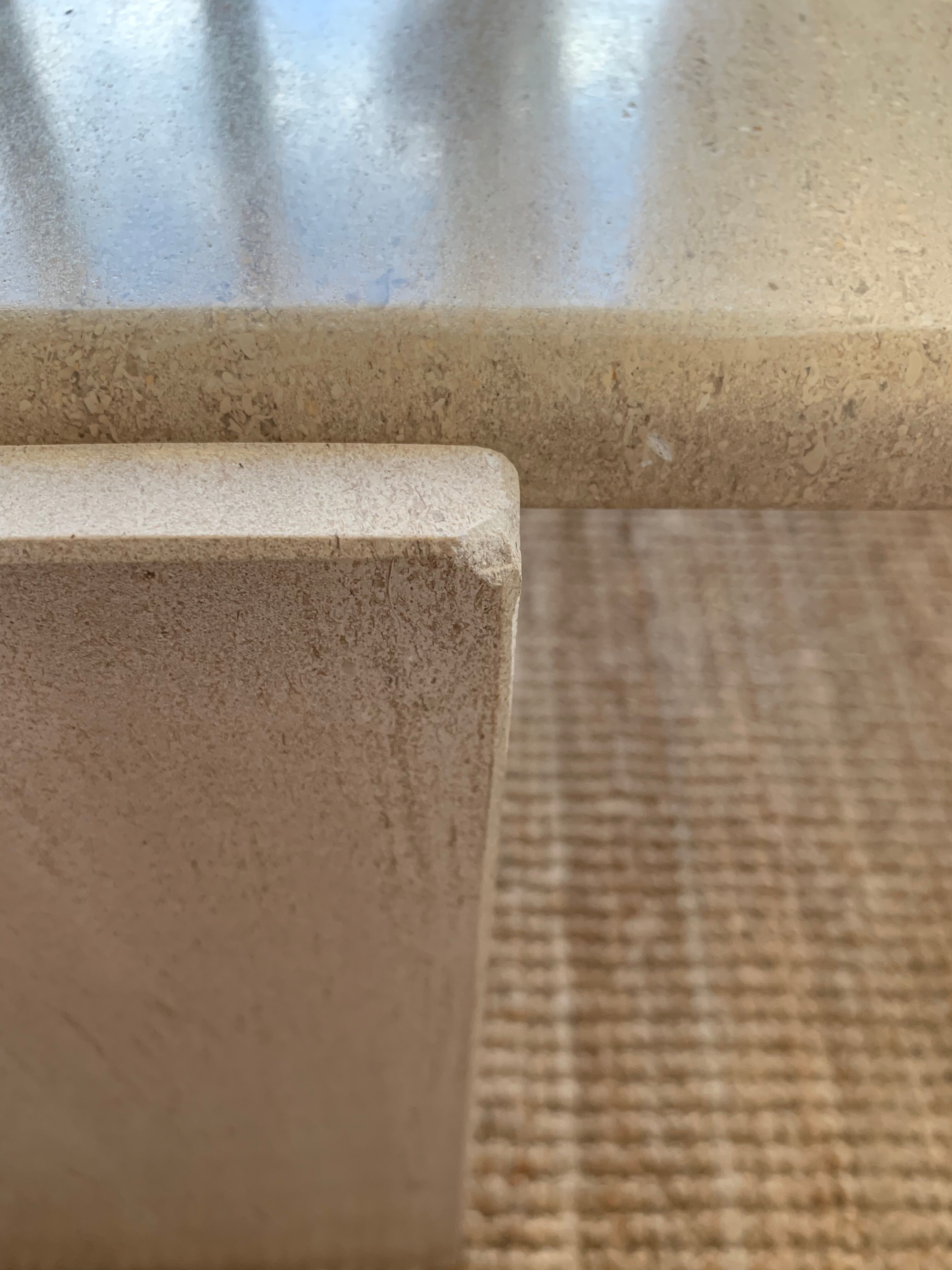 Table basse en travertin vintage