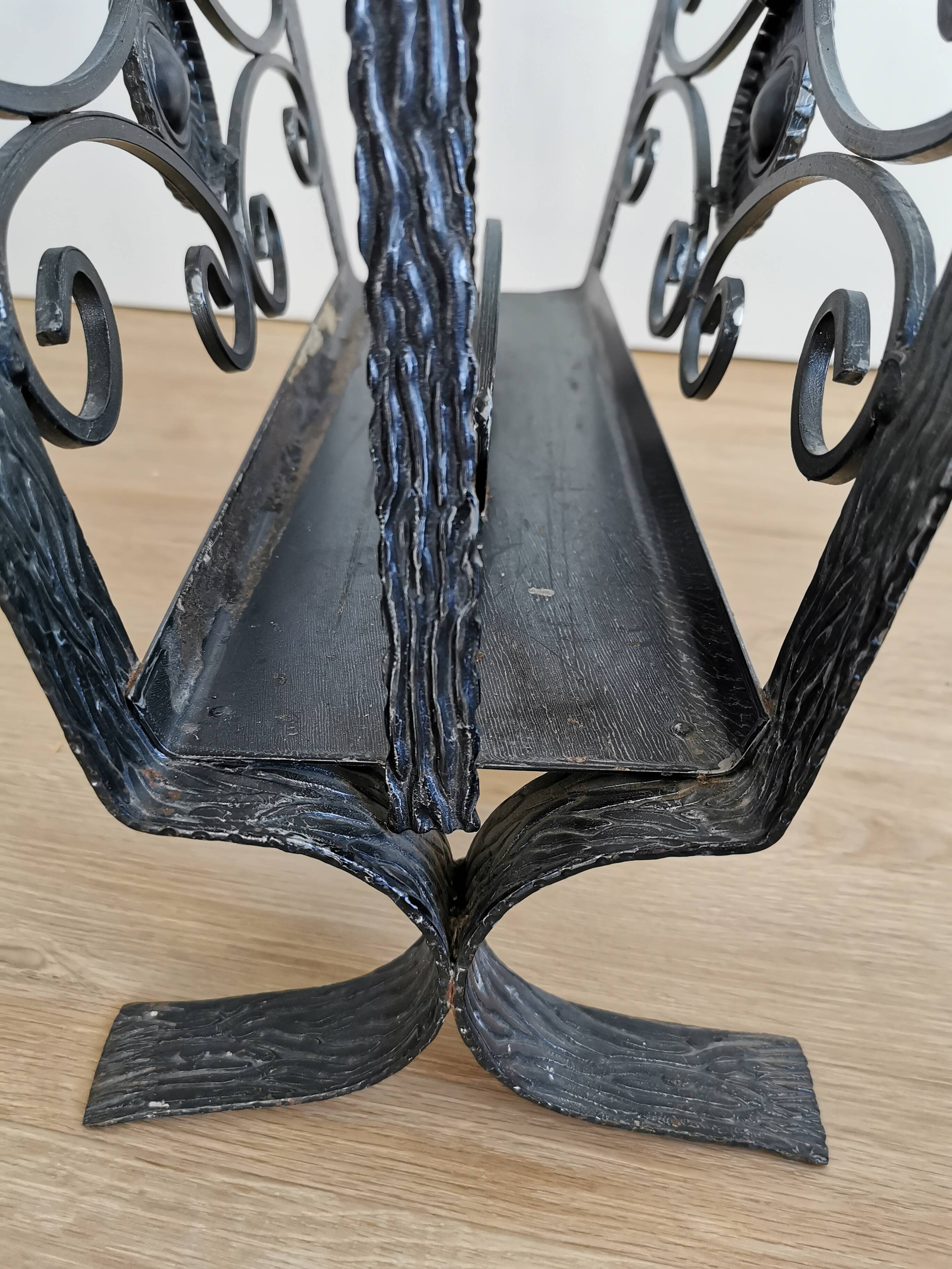 Porte-revues vintage en fonte