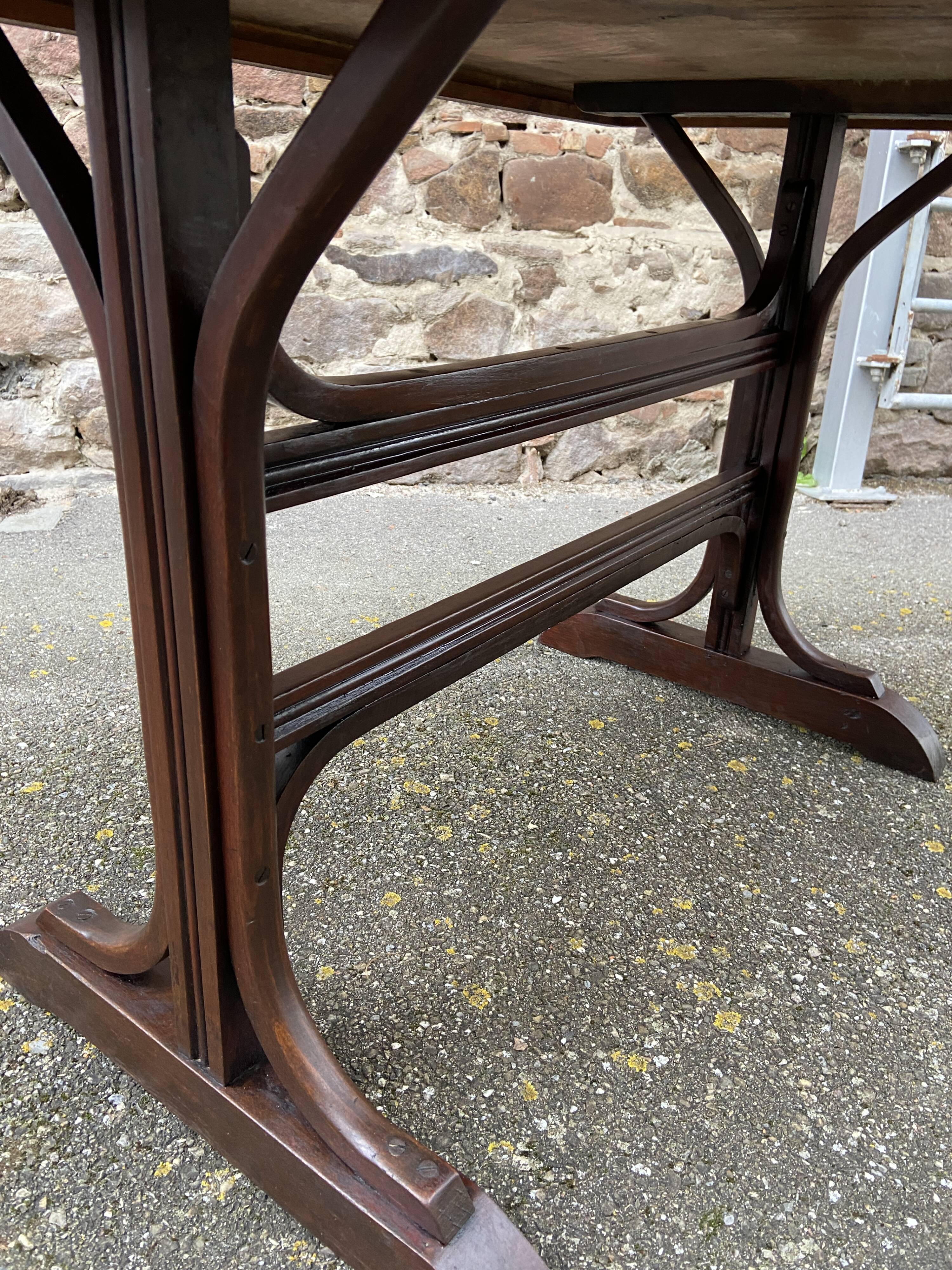 table de café bois courbé