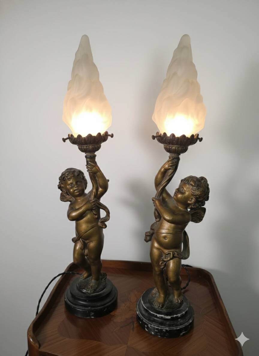 Pair of putti angel lamps from the 19th century.