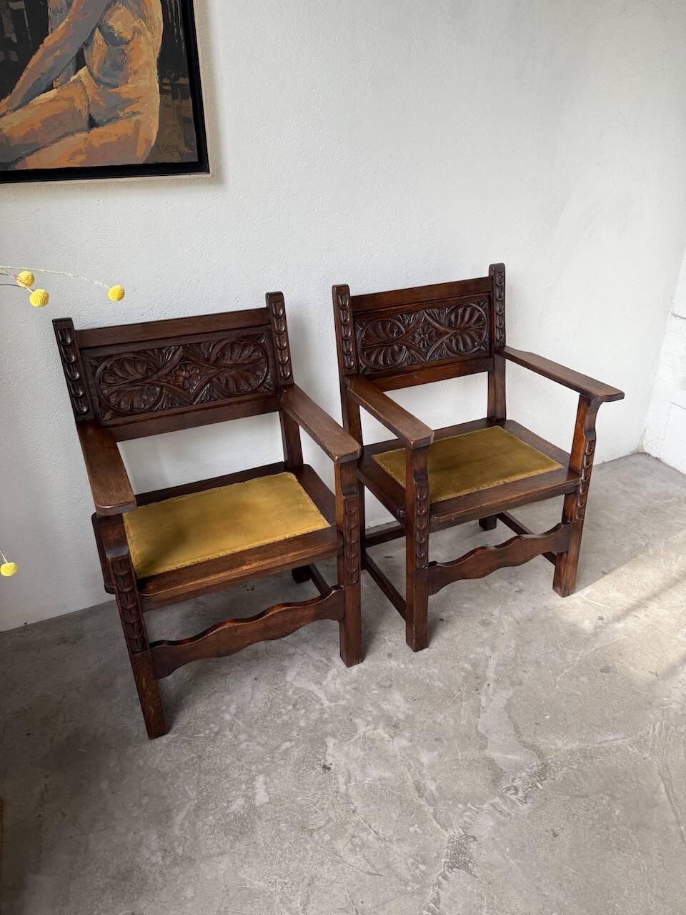 Paire de fauteuils style espagnol bois sculpté 1900