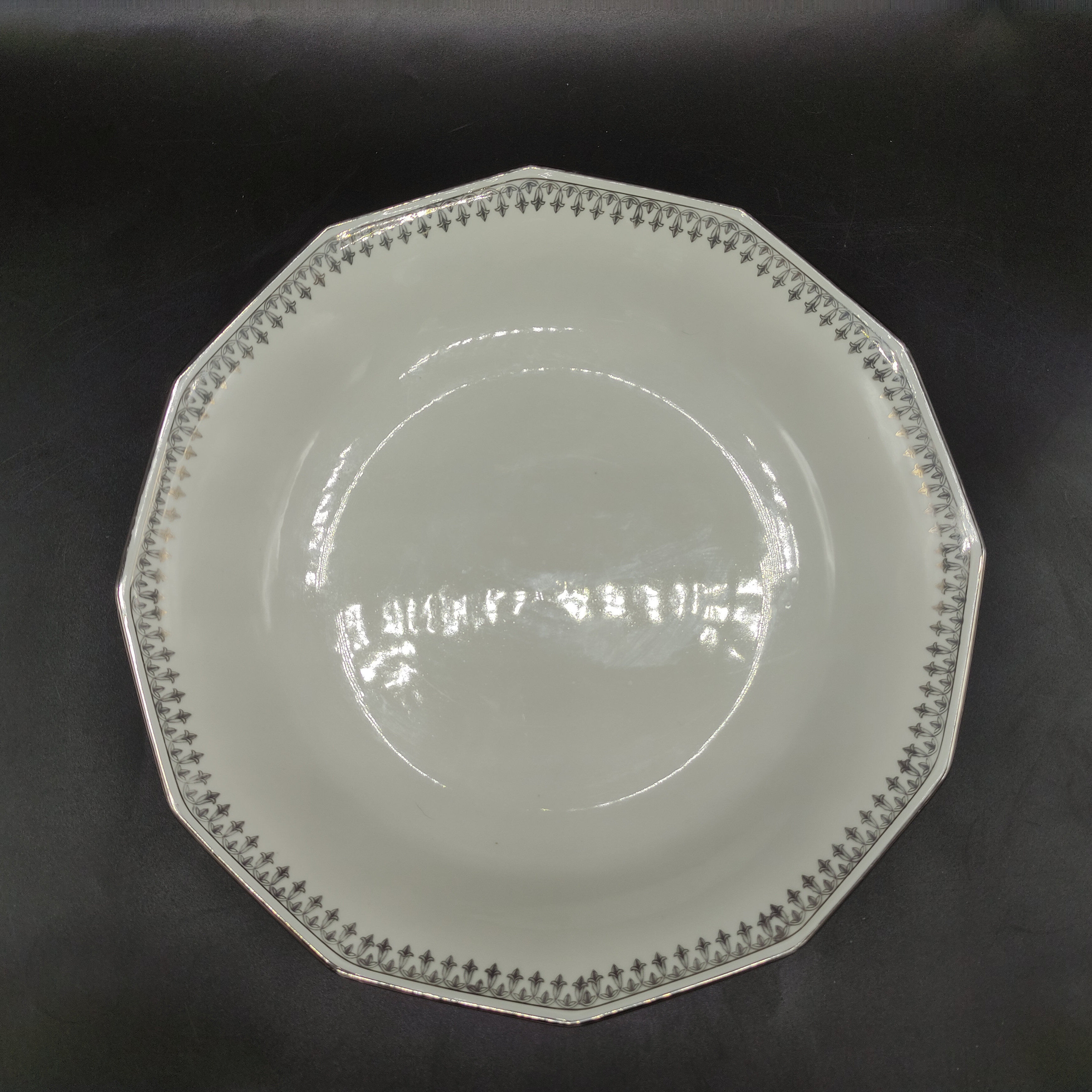 Hollow dish in Limoges porcelain - White and Silver