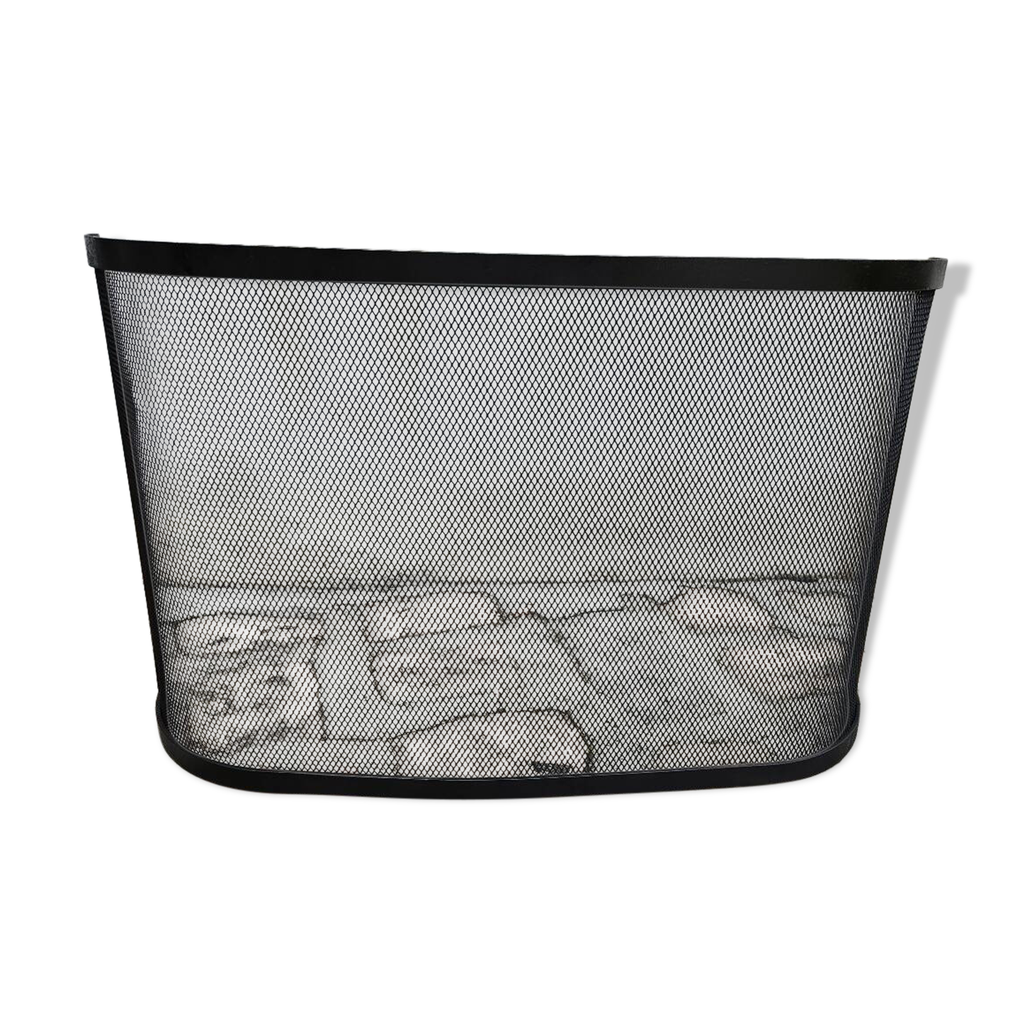 Curved chimney fire screen