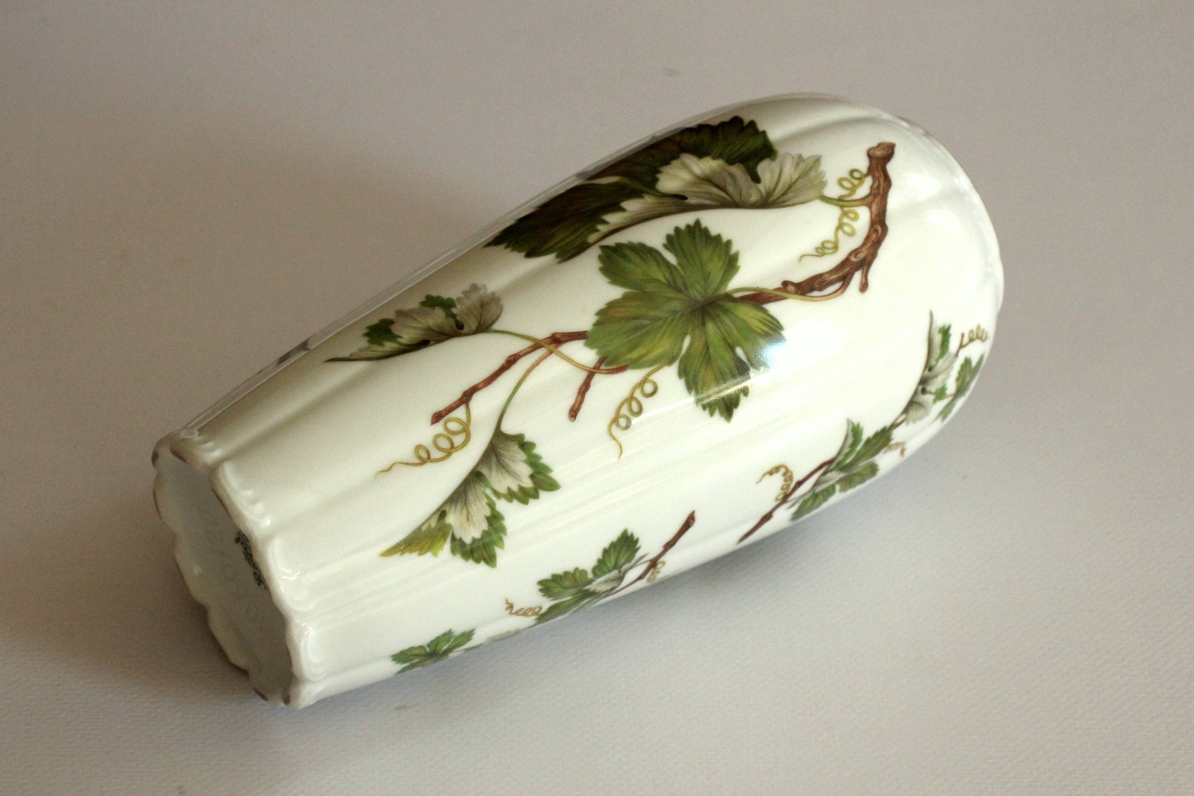 Royal Bavaria KPM porcelain vase - marked 1060/20 - Vintage