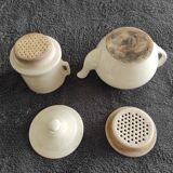 White teapot with filters old and complete p. Precious in Grigny
