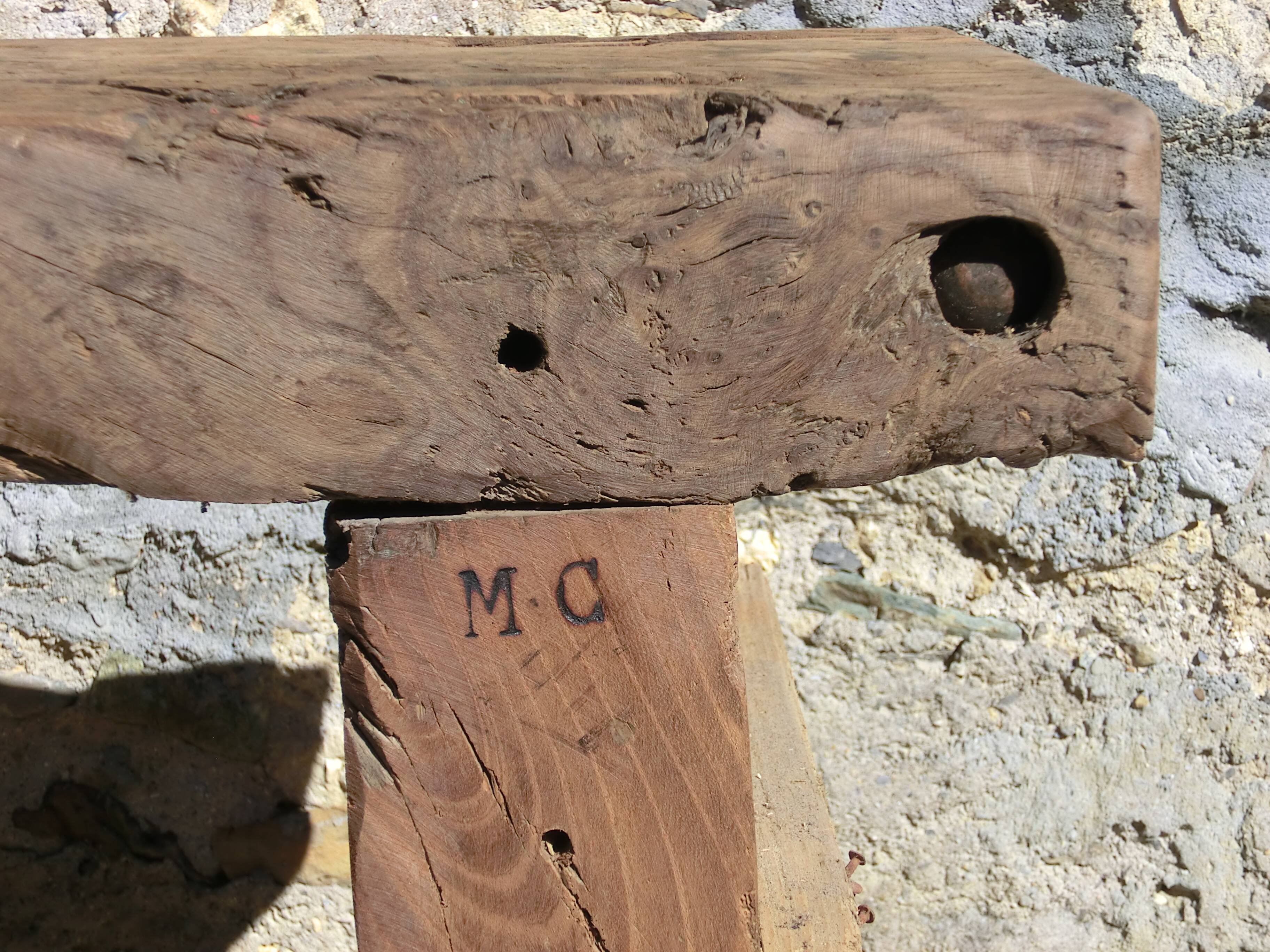 Very old oak carpenter's workbench - A charming piece of trade furniture.