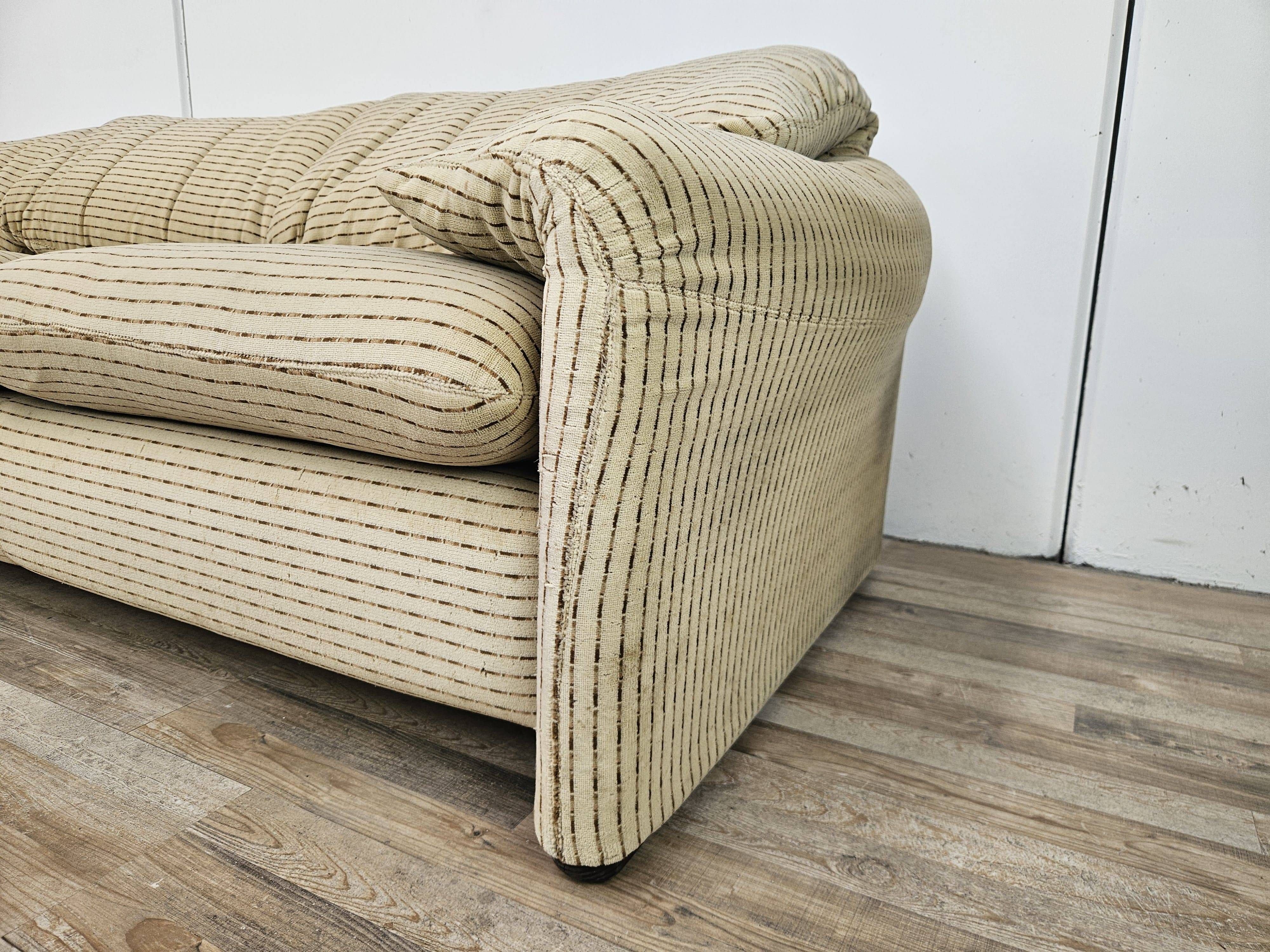 Maralunga three-seater sofa by Vico Magistretti from the 1970s
