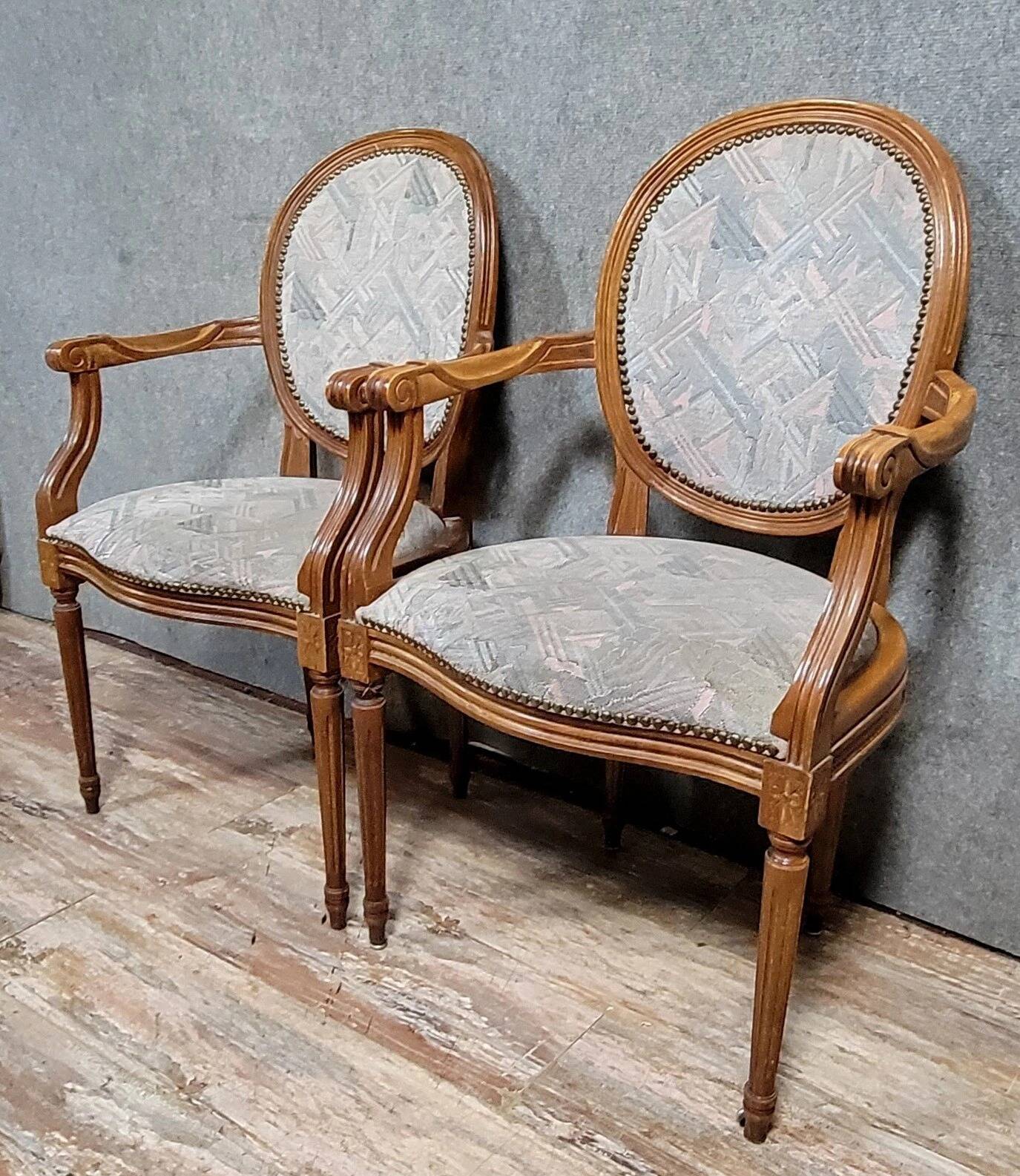 Pair of Louis XVI style armchairs with medallion backs, 20th century
