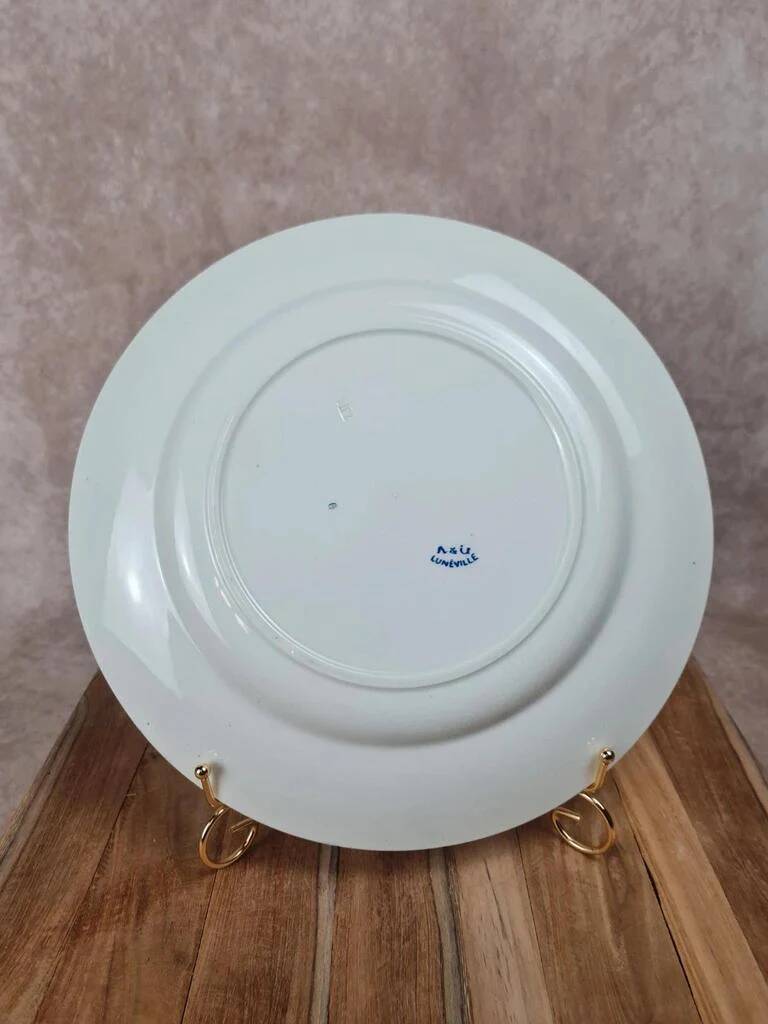 Large antique K&G Lunéville plate, blue floral decoration.