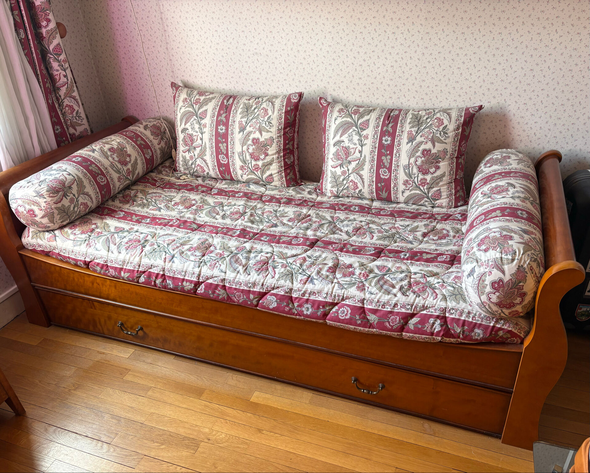 Loft bed + drawer bed