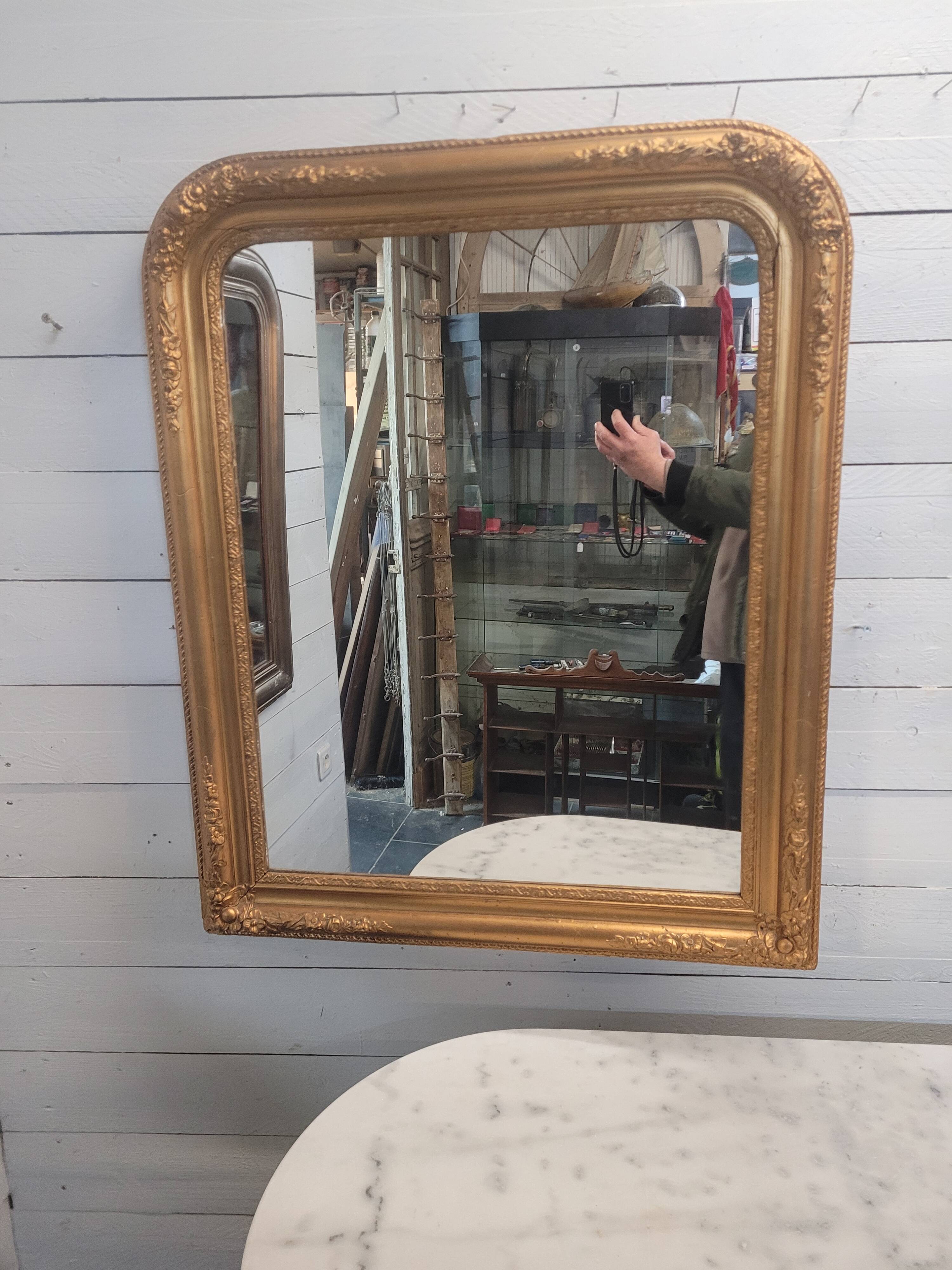 Old Louis Philippe style gilded mirror, 100×83cms