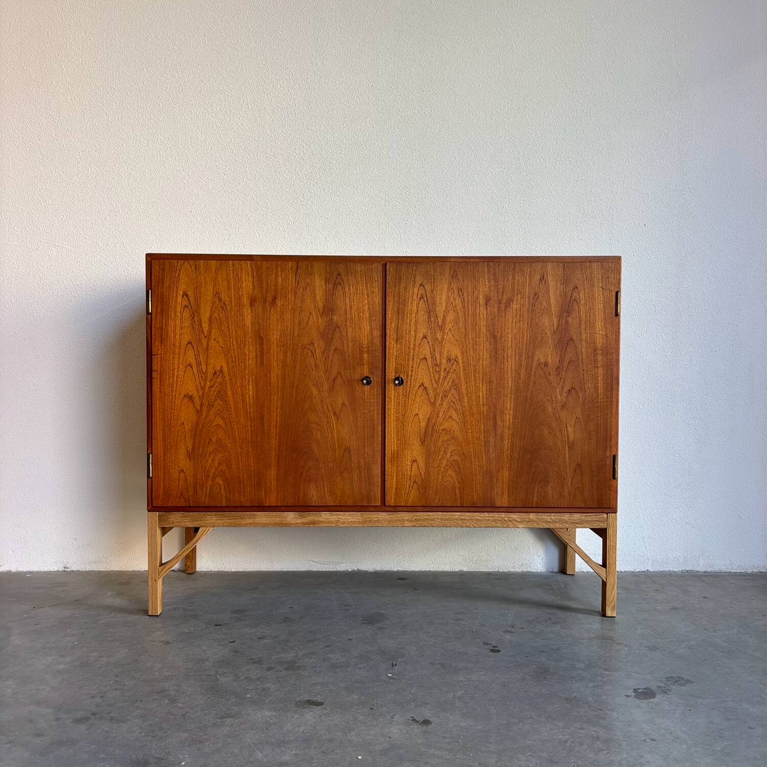 Vintage Børge Mogensen cabinet oak model 132