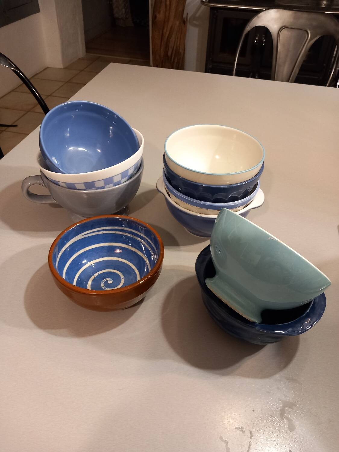 Set of 10 old vintage bowls