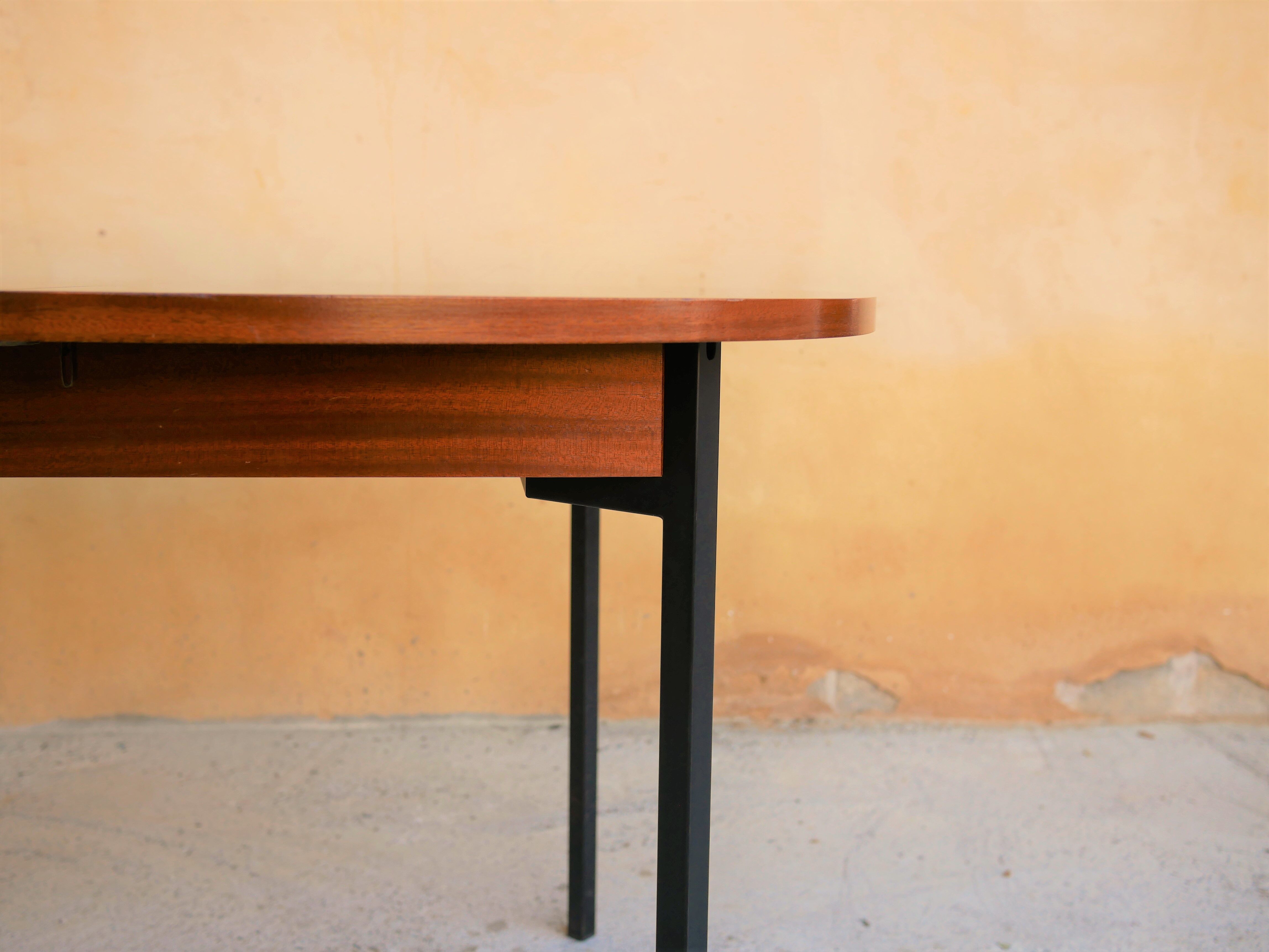 Table à manger extensible vintage par Pierre Guariche edition Minvielle