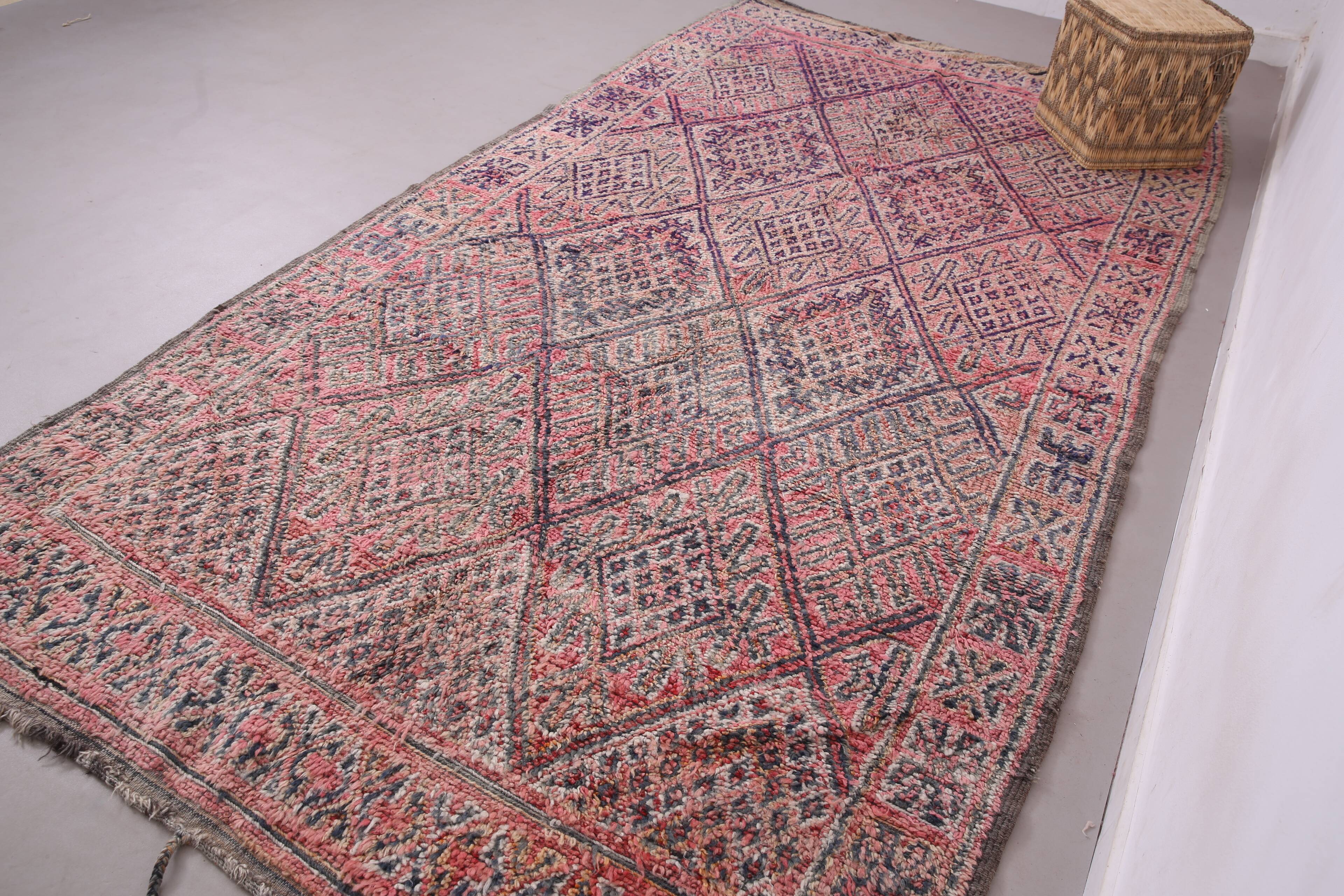 Pink Vintage Beni mguild Rug 185 x 348 cm - Berber Wool Rug - Moroccan Rug