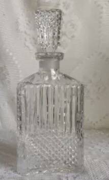 Whiskey decanter
