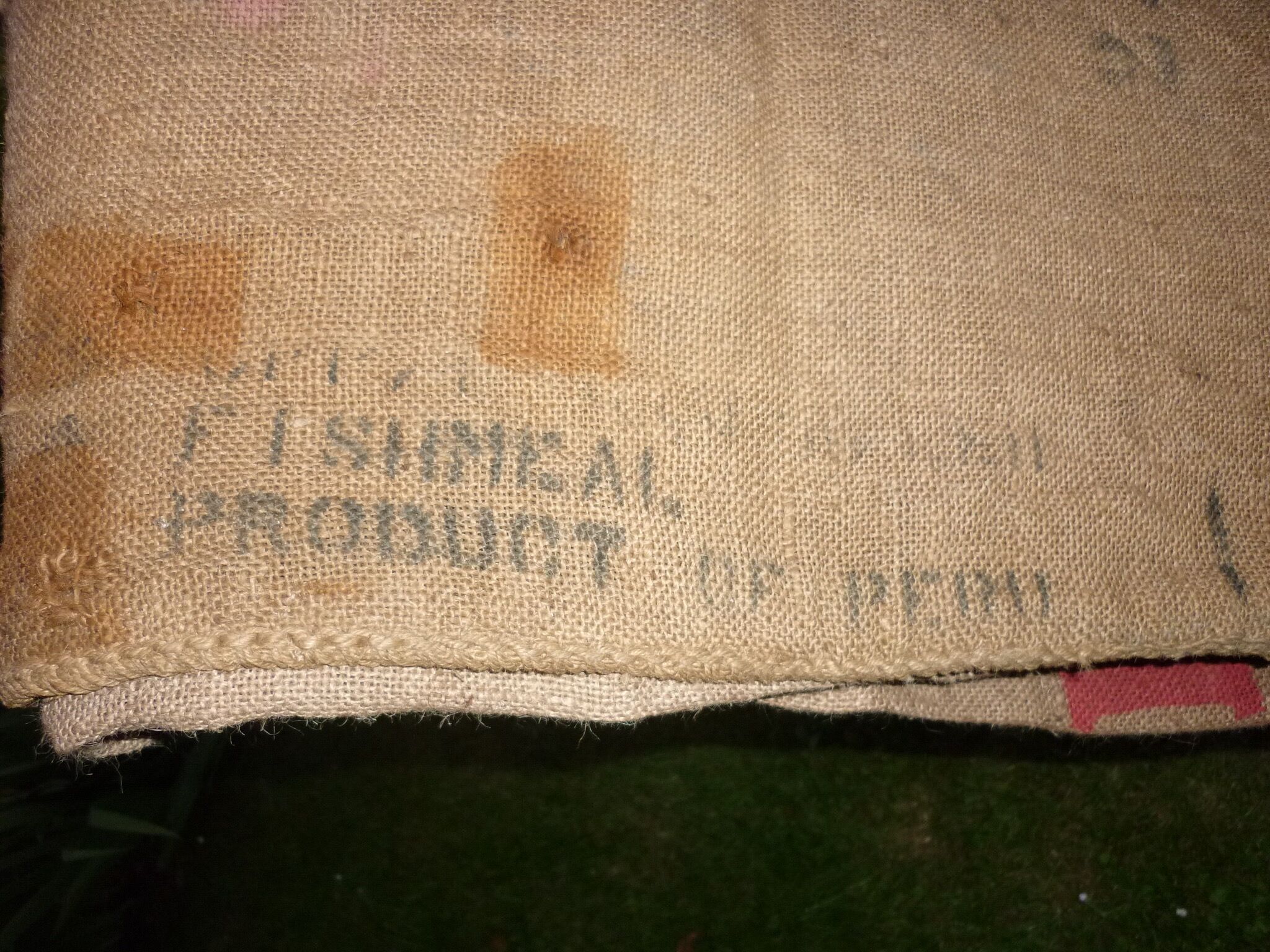 Carrying bag of grains from Brittany and Peru