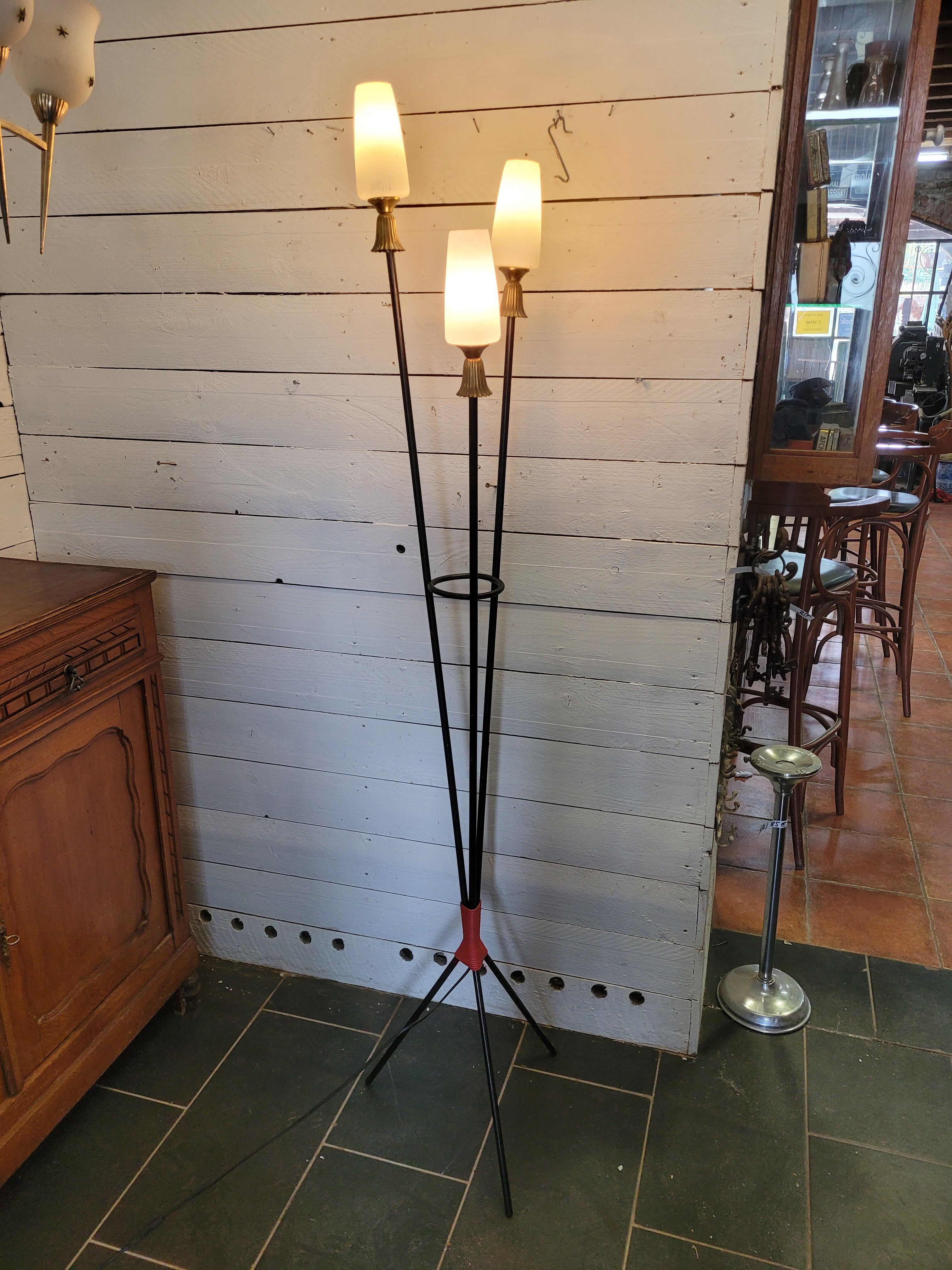 Tripod floor lamp from the 70s