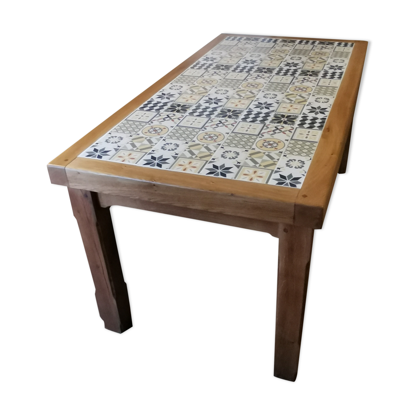 Farmhouse table cement tiles