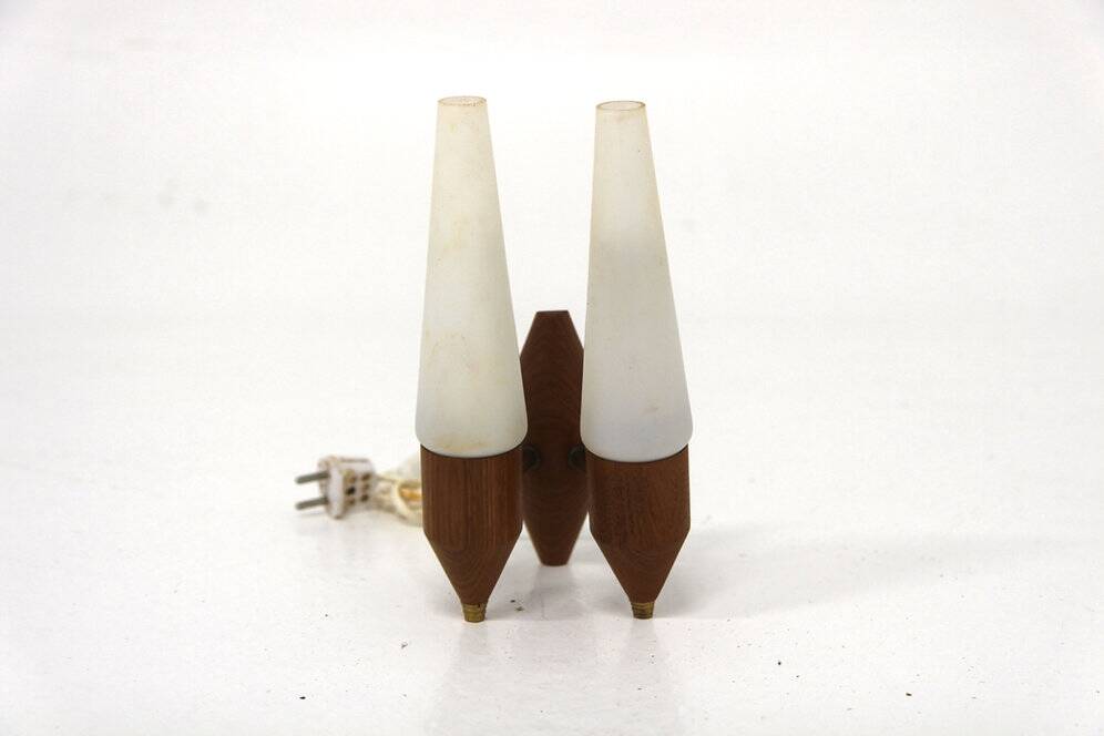 Scandinavian teak wall lamp, Sweden, 1950