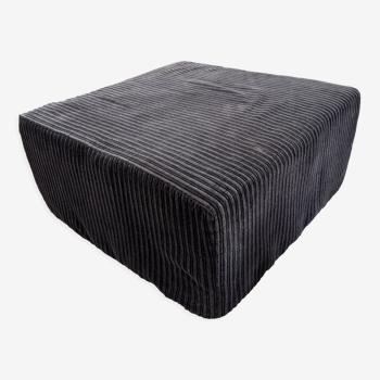 Velvet pouf