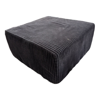 Velvet pouf