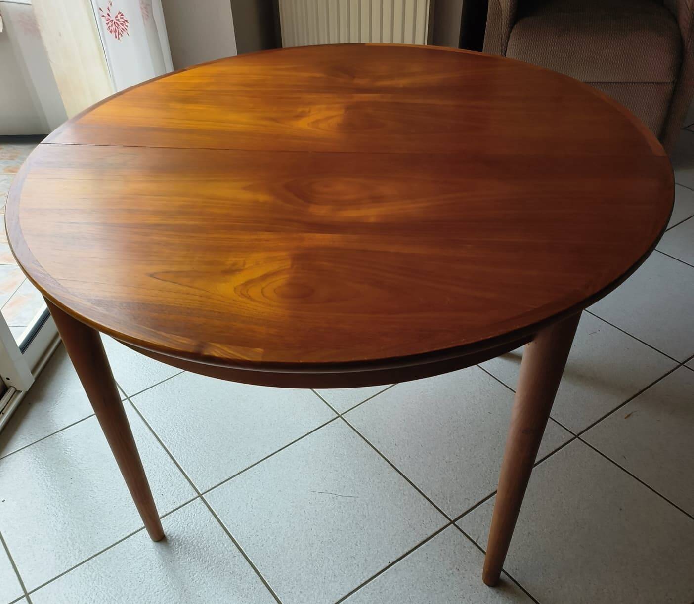 Set of 6 vintage Danish Scandinavian chairs