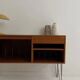 meuble hifi vintage, vinyls ou cahiers A4