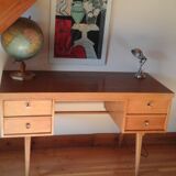 Desk of the 50s foot compass