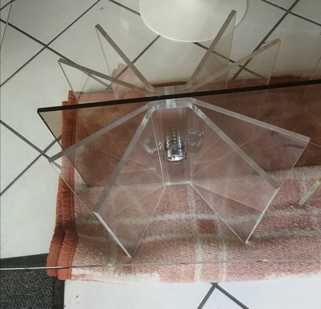 Table basse Cheverny modèle Mini star 1970 vintage plexiglas et verre