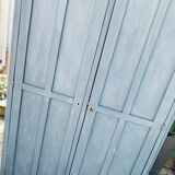 Parisian wardrobe and his bedside