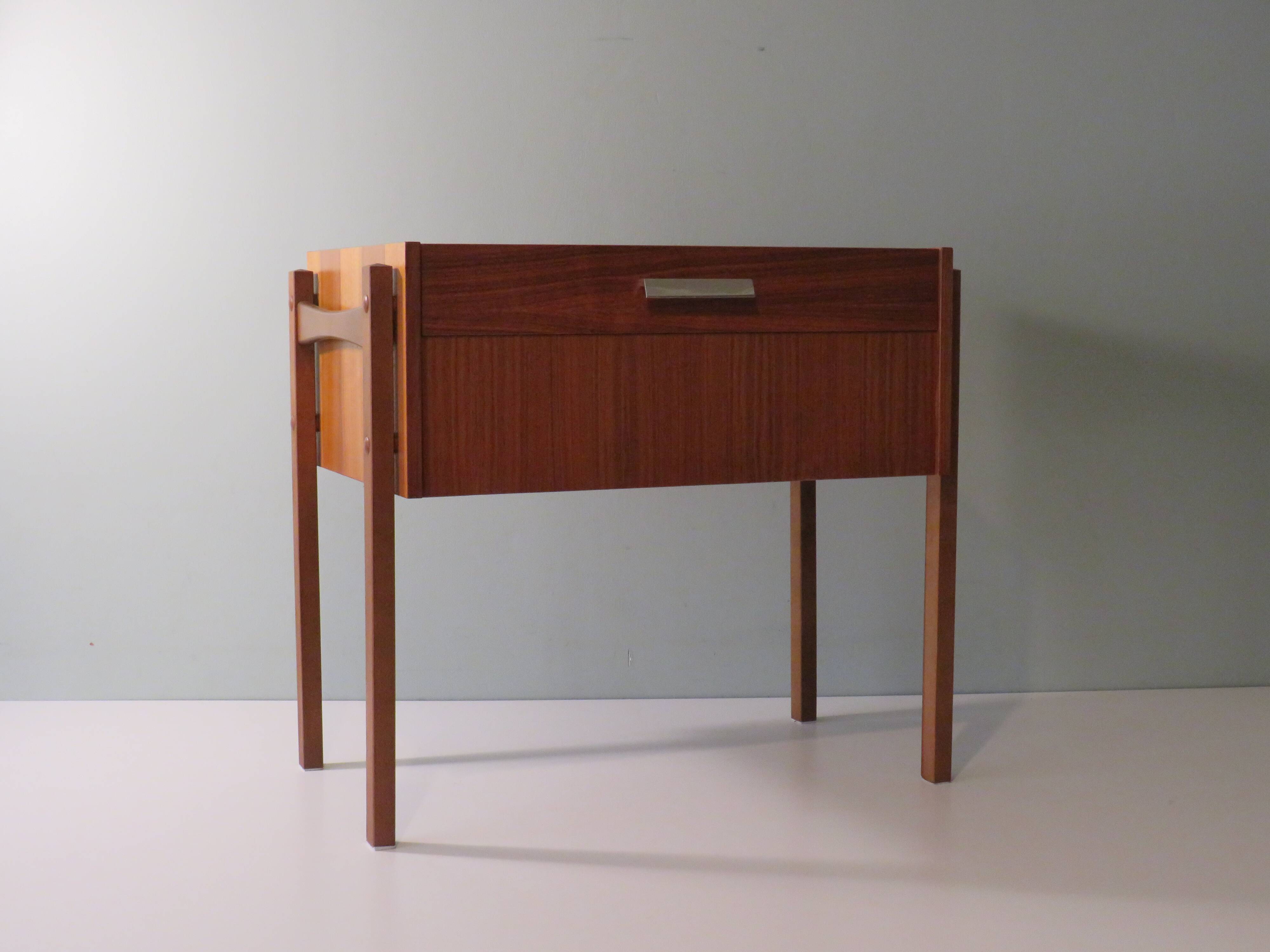 Meuble à couture vintage, Scandinavie 1970