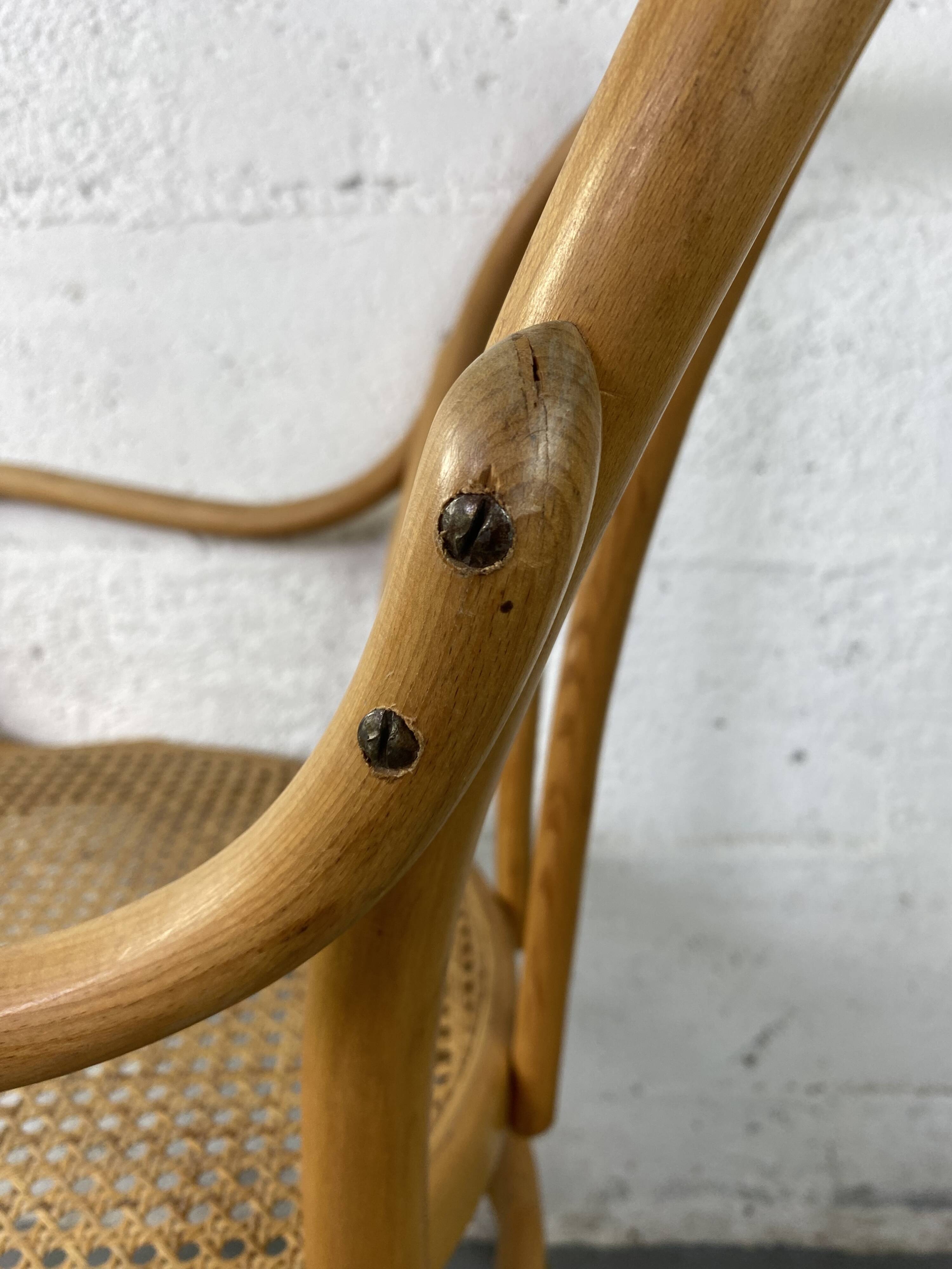 1018 Thonet armchair