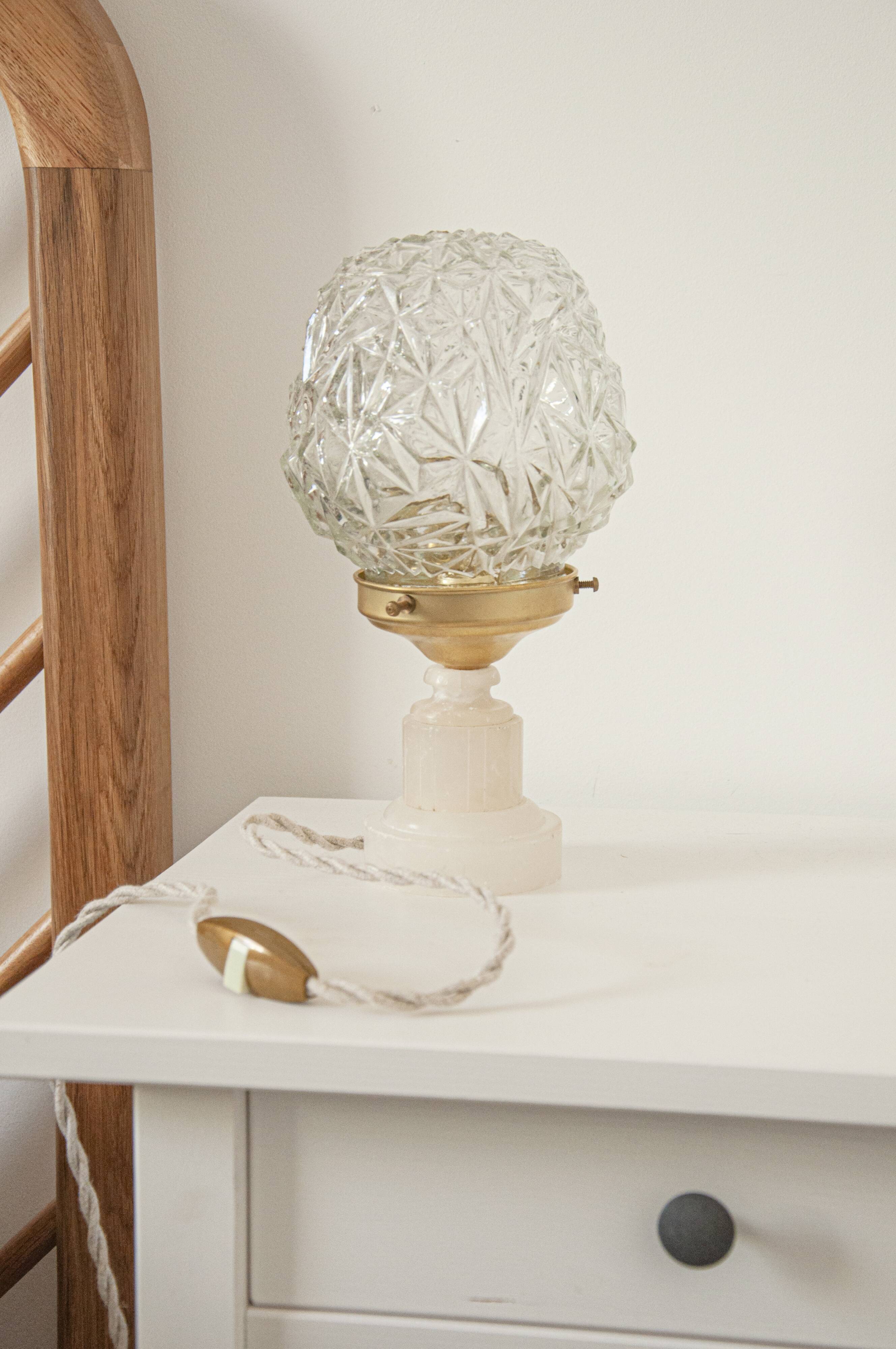 Vintage table lamp with albatre foot