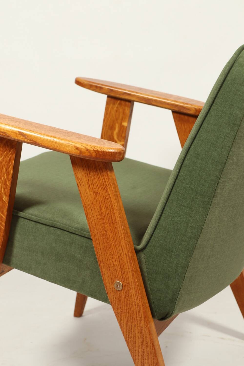 Fauteuil vintage moderne chêne clair vert royal 1962 design par Chierowski