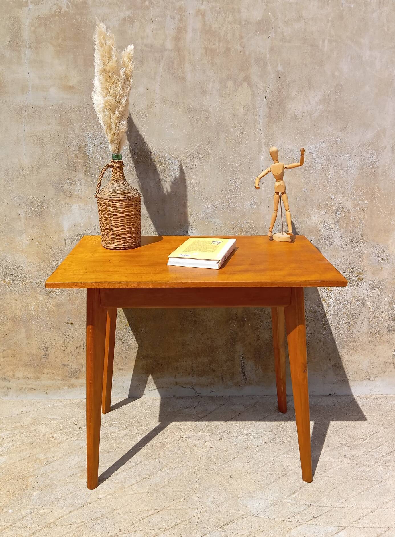 Scandinavian table