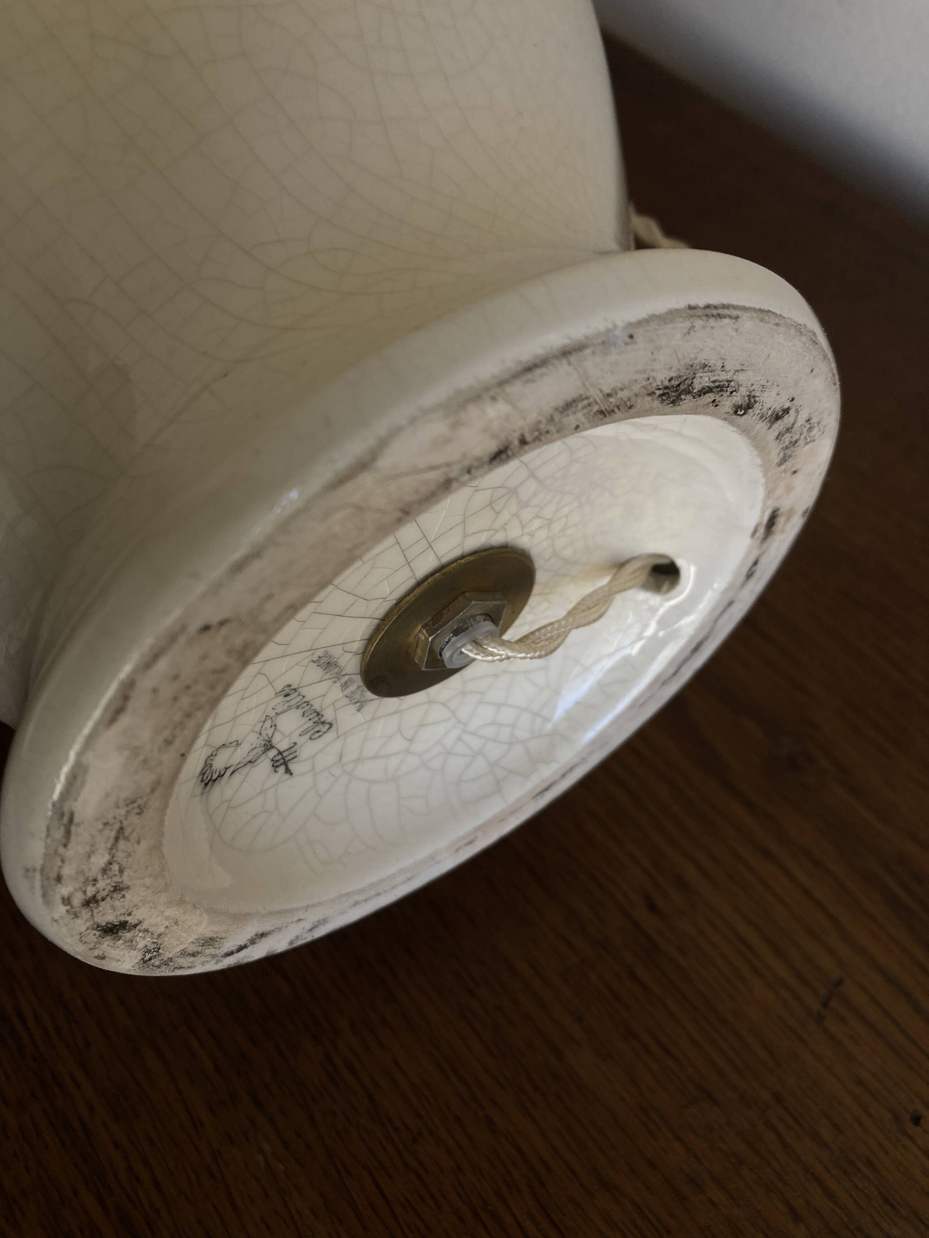 Neo-classical baluster lamp in cracked white earthenware from the 1970s.