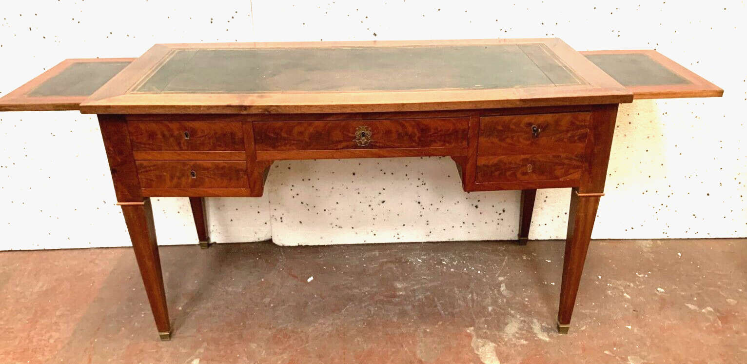 Louis XVI style desk in mahogany XIX century