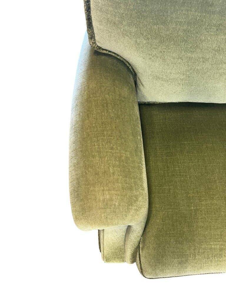 Canapé/fauteuil trois places vintage vert olive à franges
