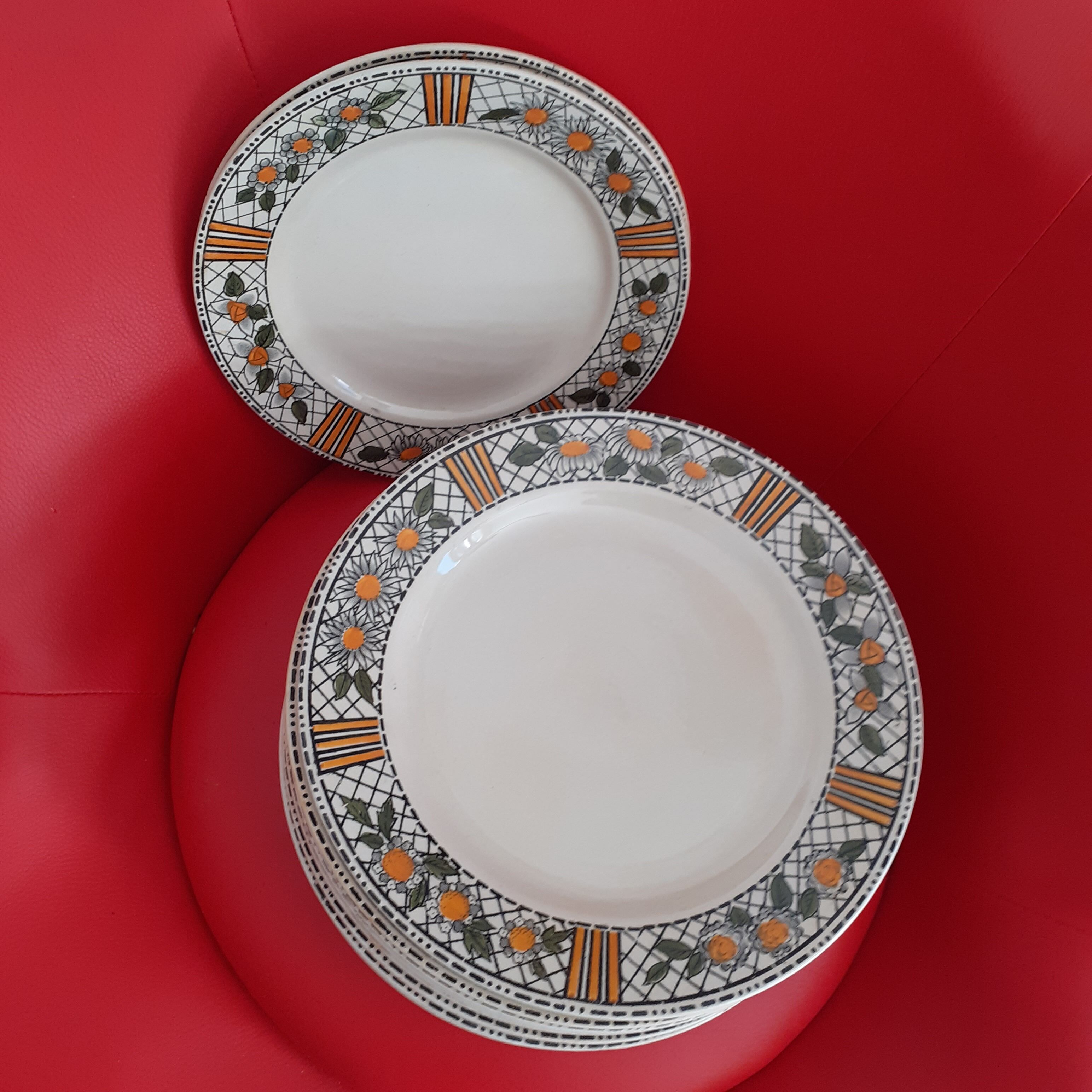 8 flat plates and 2 for dessert HB CM model Elisabeth