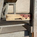 Luthier 19's grey workbench